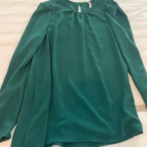 Women’s green puff sleeve top size Small NWOT
